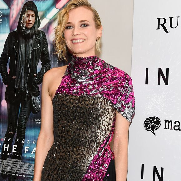 Os paetês do vestido Halpern de Diane Kruger formavam uma animal print