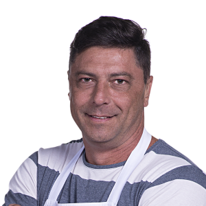 'MasterChef Brasil 2018': Carlos se define como confiante e é especialistaem massas, peixes e carnes