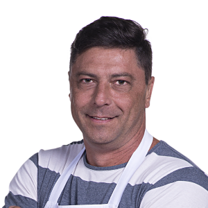 'MasterChef Brasil 2018': Carlos se define como confiante e é especialistaem massas, peixes e carnes