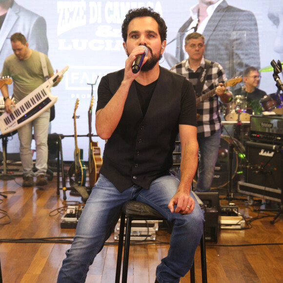 'A sessão reúne tudo de Zezé Di Camargo e Luciano como coisas alegres, programas felizes, músicas, parcerias, e é um espaço que a gente deixa para quem gosta da gente nesses 27 anos e quer recordar com a gente', disse Luciano