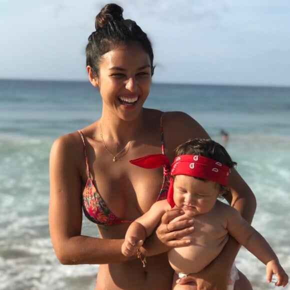 Dona de um corpo sequinho, Yanna Lavigne atribuiu boa forma à maternidade