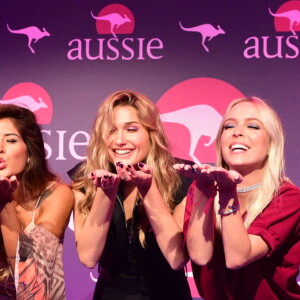 Sasha Meneghel posa com as demais representantes da marca, Vanessa Aud, Bibi Campos, Luane Dias e Tata Estaniecki