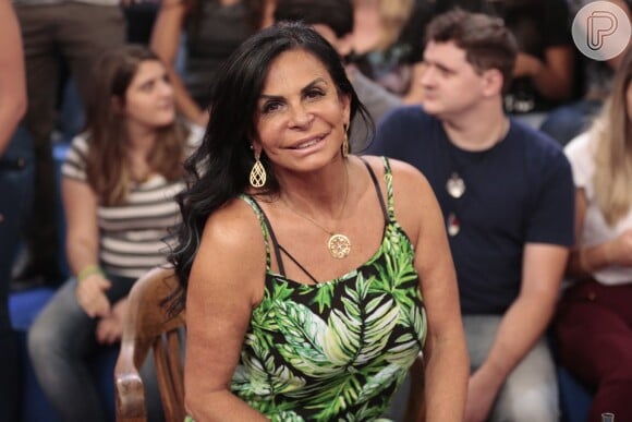 No Brasil, Gretchen acompanhou o casamento do filho Thammy Miranda pela internet