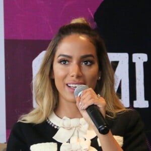 Anitta está com os fios loiros desde janeiro desse ano