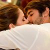 Após rumores de separação, Kaká beija a mulher, Carol Celico, e faz declaração no dia dos namoradas: 'Eterna namorada'