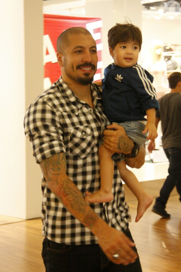 Fernando Medeiros é sempre visto em passeios com o filho, Lucca