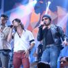 Zezé Di Camargo & Luciano cantam no palco do 'Altas Horas' com Munhoz & Mariano