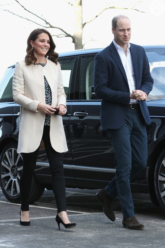 Kate Middleton e príncipe William participaram de um almoço em St. Luke's Community Center, em Londres