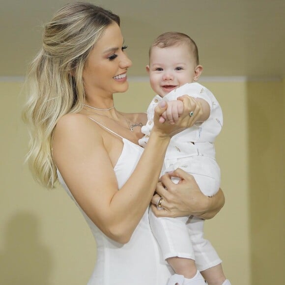 Gabriel, filho de Gusttavo Lima e Andressa Suita, vai ganhar um irmãozinho, que será batizado com nome bíblico também