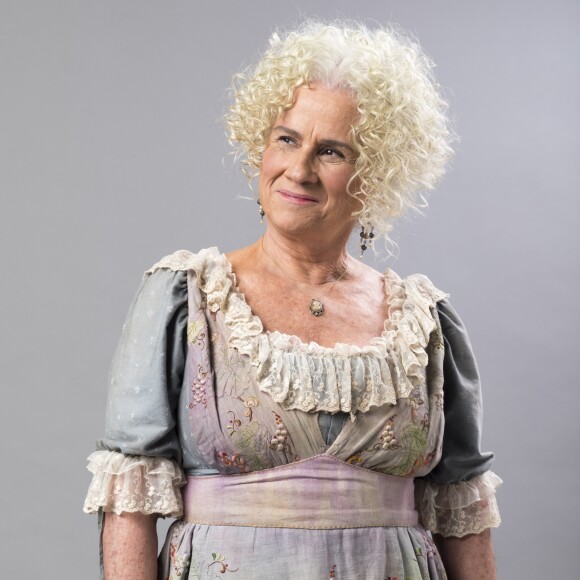 Ofélia (Vera Holtz) tenta aproximar a filha Jane (Pâmela Tomé) de Camilo (Maurício Destri) quando a jovem fica doente na novela 'Orgulho e Paixão', adianta o portal 'Observatório da Televisão'