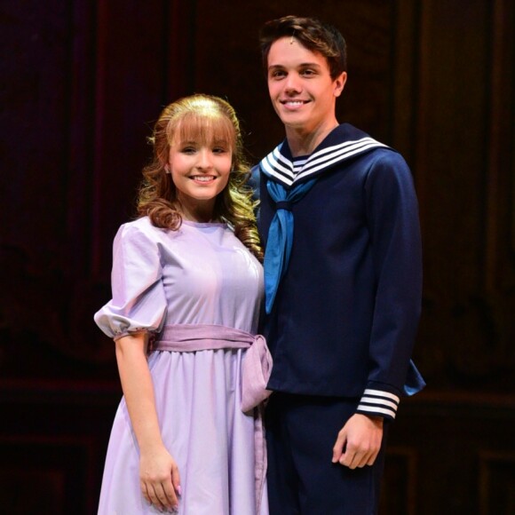 Larissa Manoela e namorado, Leo Cidade, vão viver os irmãos Liesl e Friedrich Von Trapp no musical 'A Noviça Rebelde'