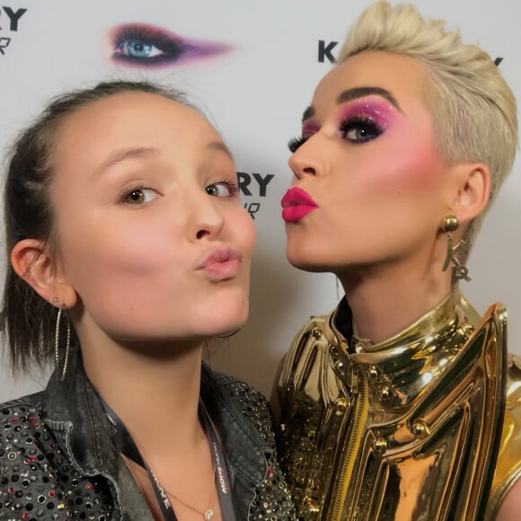 Larissa Manoela tietou Katy Perry antes de show em São Paulo