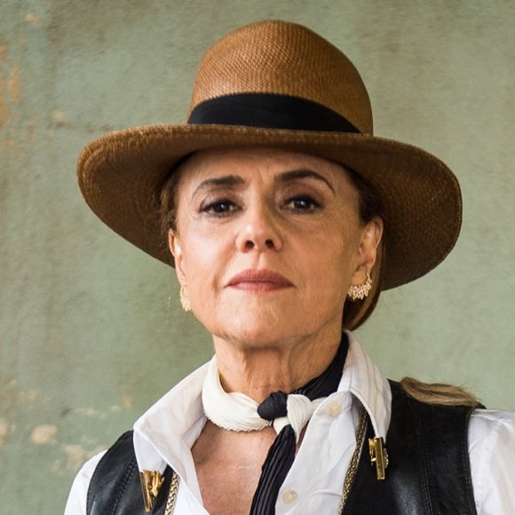 Marieta Severo afirma que 'dinheiro, poder, poder para ter dinheiro' são os valores de Sophia na novela 'O Outro Lado do Paraíso',