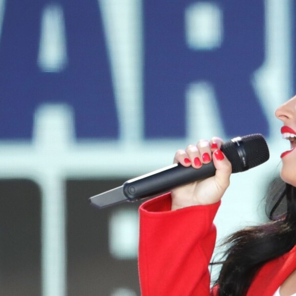 Demi Lovato canta e fala com os estudantes no palco: 'Para que nossas vozes, juntas, sejam ouvidas'