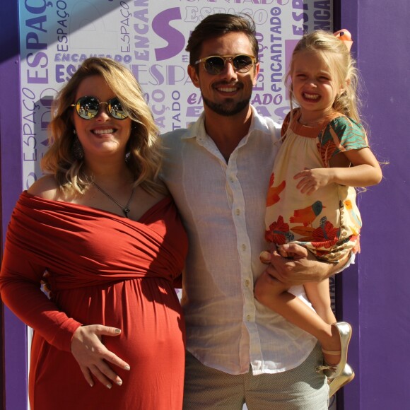 Rafael Cardoso e Mariana Bridi estão à espera do 2° filho, Valentim: 'Agora está mais tranquilo. A primeira viagem de pai, a primeira gravidez, é mais ansiosa, com mais preocupação, tanto para mim quando para a Mari. É mais fácil até para as coisas que tem que comprar'