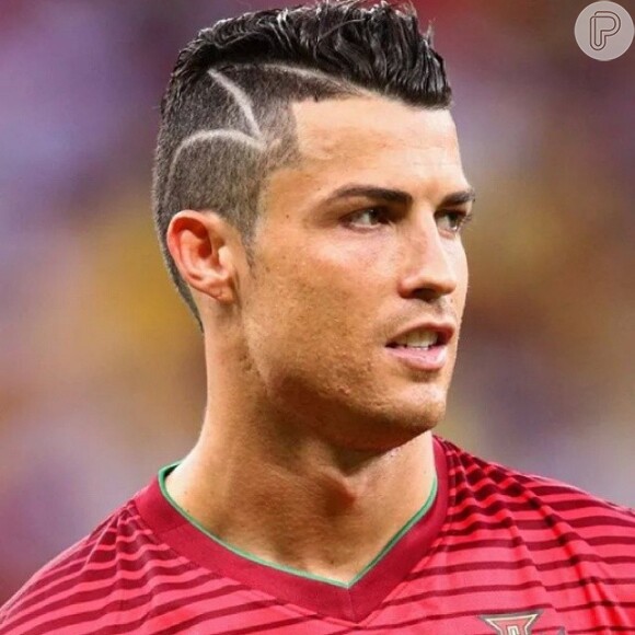 Cristiano Ronaldo estreia novo corte de cabelo em jogo contra Estados Unidos na Arena Amazônia, neste domingo, 22 de junho de 2014