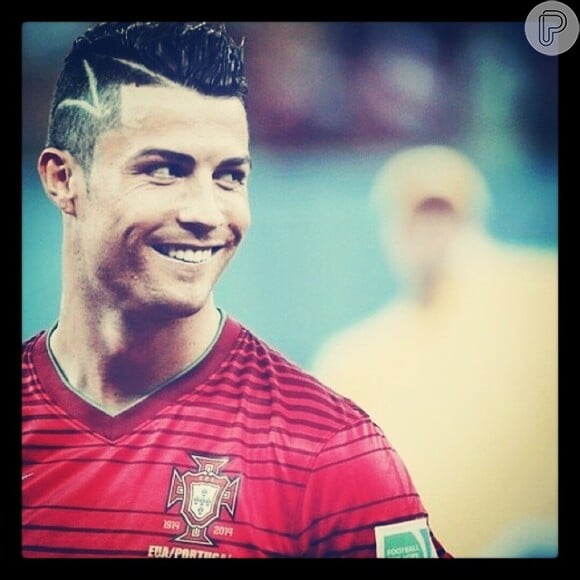 Cristiano Ronaldo estreou o novo corte de cabelo no jogo contra Estados Unidos na noite deste domingo, 22 de junho de 2014