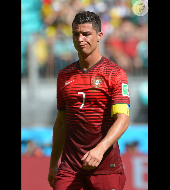 Cristiano Ronaldo deixou o jogo contra a Alemanha desanimado com o resultado na Arena Fonte Nova, em Salvador, na segunda-feira, 16 de junho de 2014