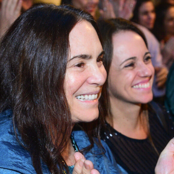 Regina Duarte prestigiou a pré-estreia da peça 'Love, Love, Love'