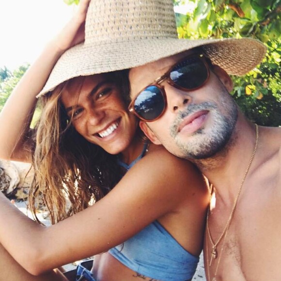 Mariana Golfarb também tem sido vista pelo condomínio de Cauã Reymond, no Joá, há mais de um mês