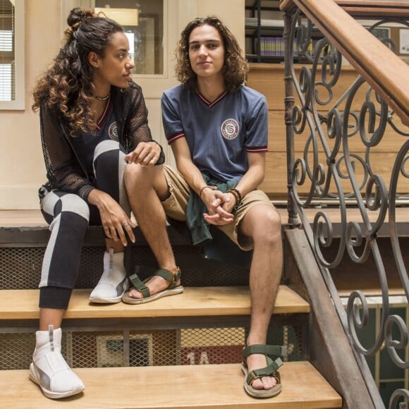 Na novela 'Malhação: Vidas Brasileiras', Jade (Yara Charry) arma para que o show de Tito (Tom Karabachian) seja um fracasso e o seu romance com Flora (Jeniffer Oliveira) fique morno