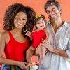 Juliana Alves e o marido, Ernani Nunes, organizaram uma festa temática de princesas negras para celebrar os 6 meses da filha, Yolanda 