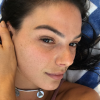 Isis Valverde abriu mão de maquiagem e exibiu beleza natural em foto publicada no Instagram, nesta terça-feira, 27 de março de 2018