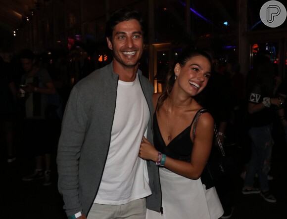 Isis Valverde namora o modelo André Resende, com quem é sempre vista em eventos