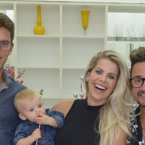 Karina Bacchi homenageia o hairstylist Fabinho Araújo em aniversário: 'Amigo maravilhoso, padrinho amoroso, profissional exemplar! Agradeço a Deus por sua amizade ! '