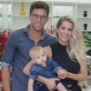 Karina Bacchi leva namorado e filho para festa do hairstylist Fabinho Araújo na casa Criar, em São Paulo, nesta terça-feira, 27 de março de 2018