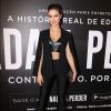 A atriz Day Mesquita combinou top e capa no look para a pré-estreia do filme 'Nada a Perder', no Teatro Bradesco, em São Paulo, na noite desta terça-feira, 27 de março de 2018