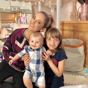 Acompanhada da filha, Ticiane Pinheiro visitou Enrico, seu afilhado