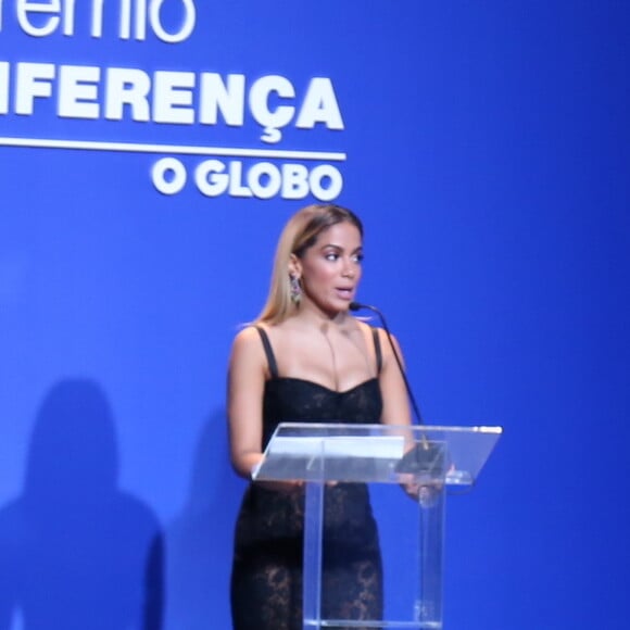 'Anitta nos representa muito bem no Brasil e no exterior', escreveu Thiago Magalhães em homenagem à mulher