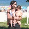 Bruno Gissoni já levou Madalena à praia junto da sobrinha, Maria, filha do irmão Felipe Simas com Mariana Uhlmann