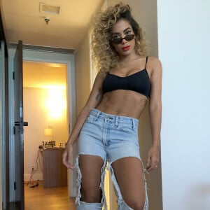 Anitta mantém um corpo sequinho desde que passou por uma reeducação alimentar conduzida por Mayra Cardi