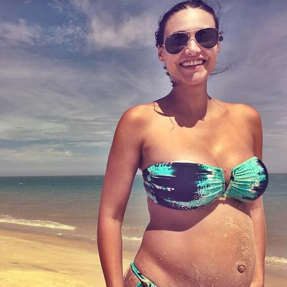 Débora Nascimento está grávida de 9 meses