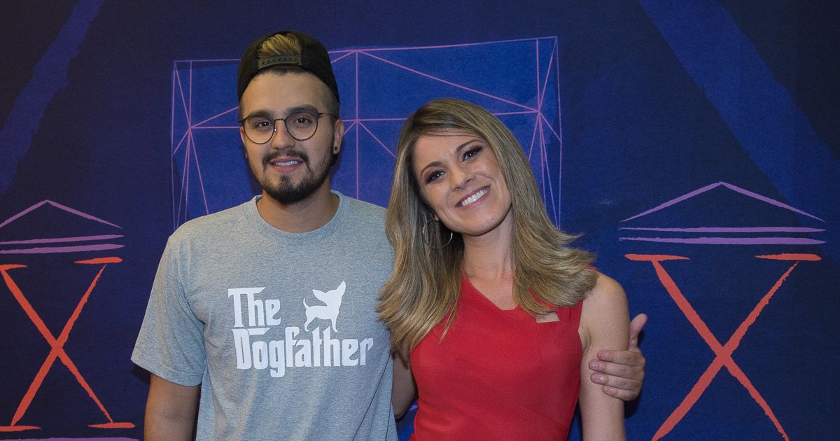 Ela nao quer namorar ela só quer te pegar Ela nao quer namorar ela só quer te pegar