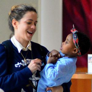 Leandra Leal festejou os dois anos de adoção da filha, Julia: 'A gente se encontrou'. Foto!