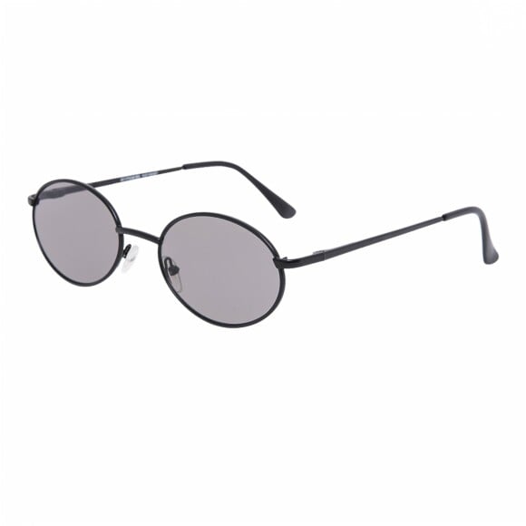O mini-óculos preto da Renner está à venda por R$ 79,90