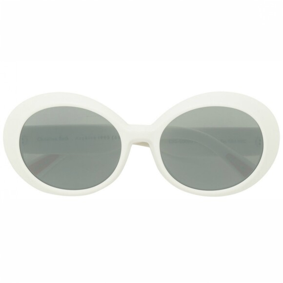 As lentes ovais se destacam nos óculos retrô Christian Roth, que pode ser comprado na Farfetch por R$2.180