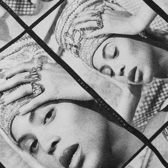 Cropped laranja pode ser encontrado na loja virtual de Beyoncé por $ 45 (R$ 151)