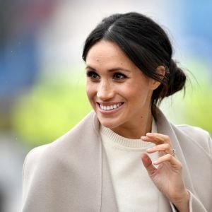 Meghan Markle é fã de suco verde, cenoura com homus, sushi e adepta de dieta de desintoxicação