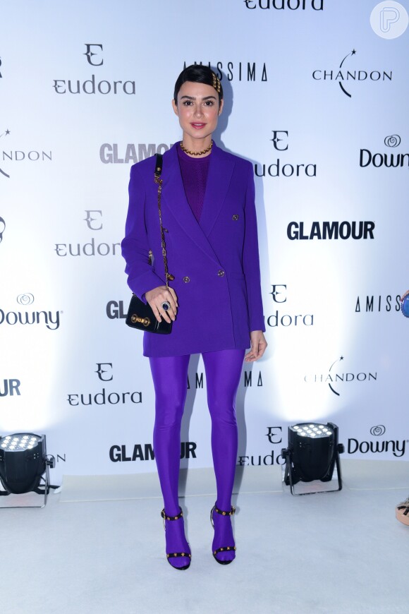 Thayla Ayala usou look Versace em premiação