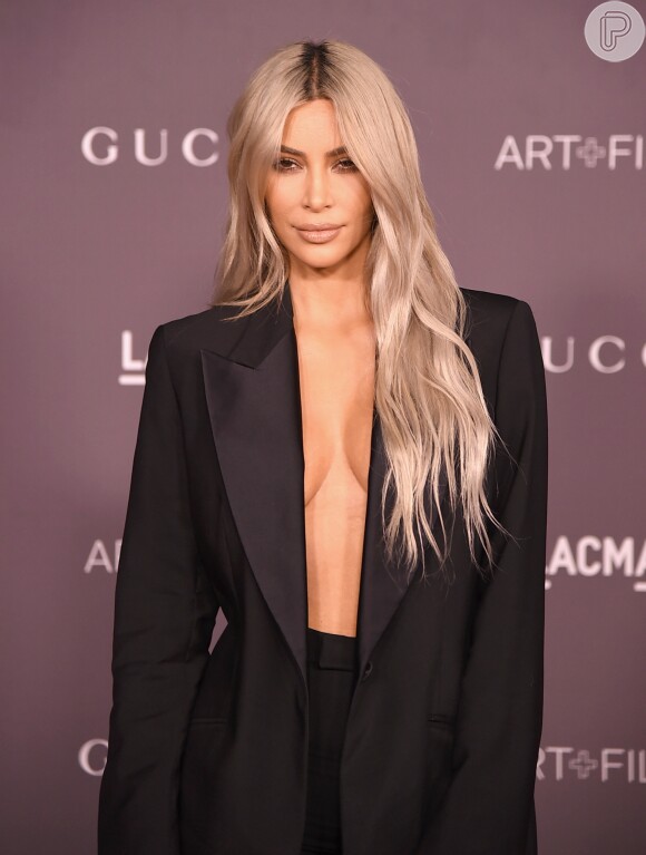 'Nós sempre estamos costurando alguma coisa, adaptando, ou pegando vestidos meus e cortando para o tamanho de North', disse Kim Kardashian