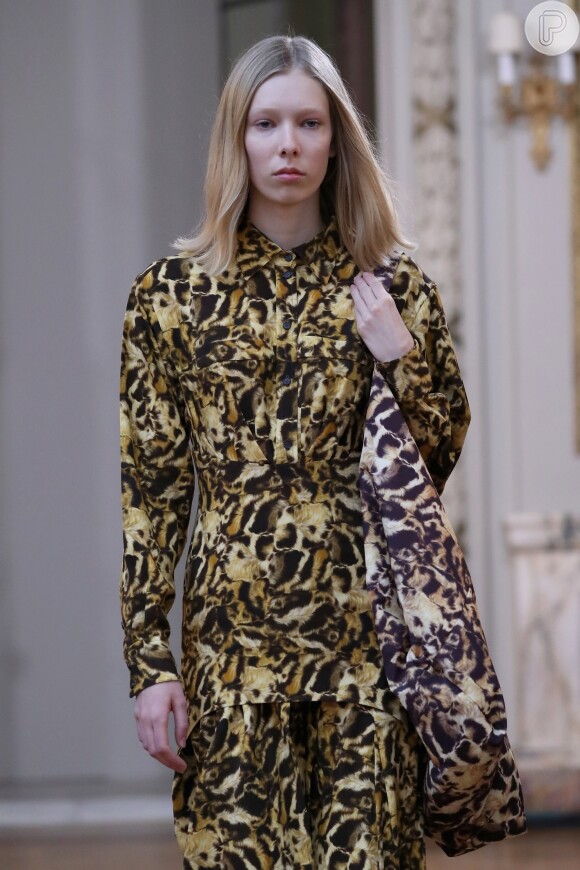A grife Victoria Beckham aposto em um look todo de leopardo para a Semana de Moda de Nova York de 2018