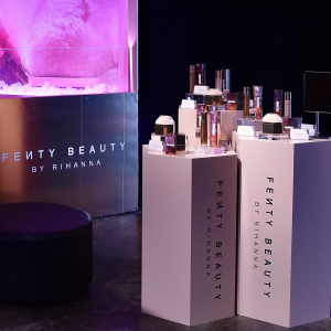 A Fenty Beauty preza pelo meio ambiente e seus produtos não são testados em animais