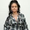 Rihanna comentou o grande número de tons de base em sua linha de maquiagem