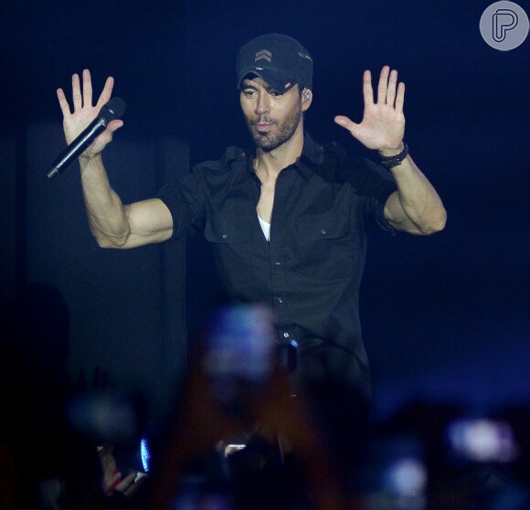 Enrique Iglesias agita fãs e famosos em show no Espaço das Américas, em São Paulo, na noite desta quinta-feira, 5 de abril de 2018