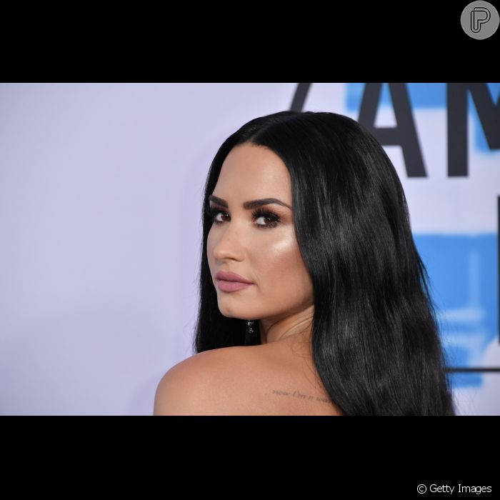 Demi Lovato fez pedido para os fãs amarem o próprio corpo no Instagram