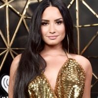 Body positive! Demi Lovato mostra celulites, estrias e gordurinhas: 'Me amo'